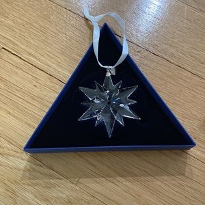 2017 Swarovski Crystal  Christmas star.
